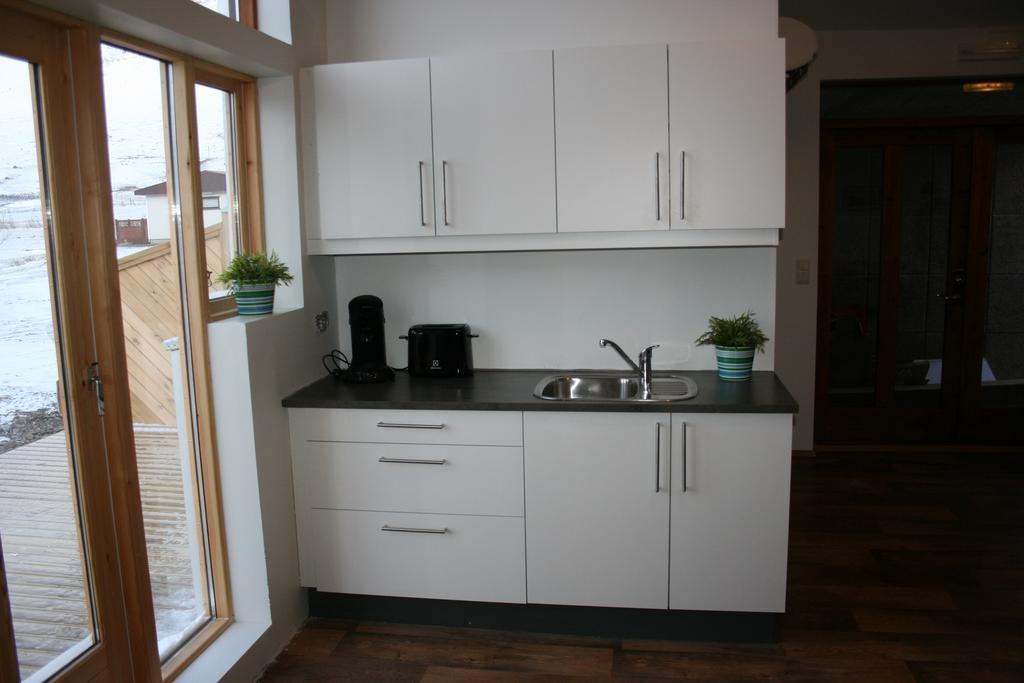 Oseyri Hlathan -The Barn Studio Apartment Stöðvarfjörður Exterior foto
